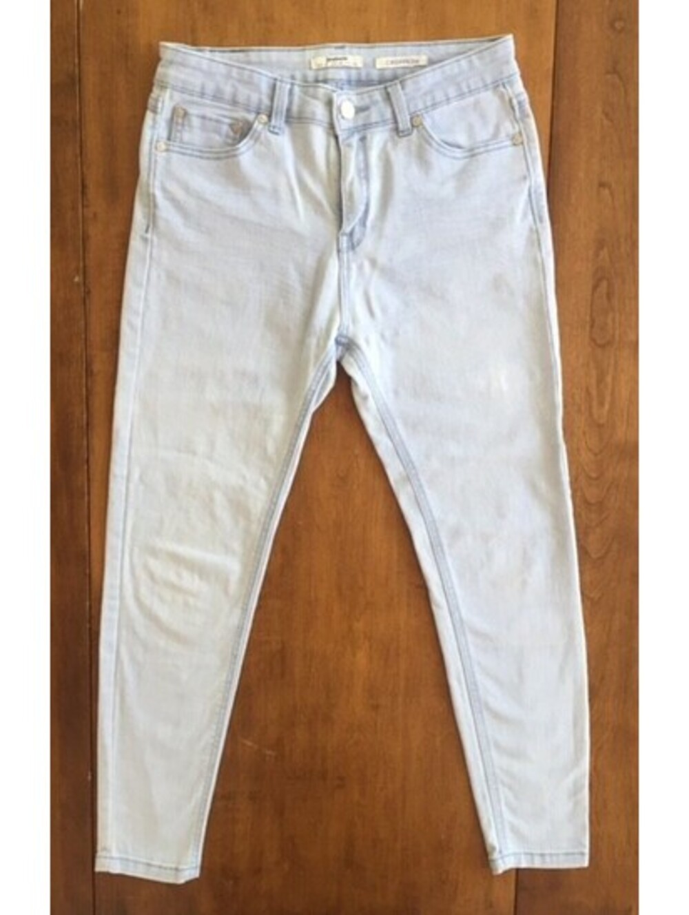 Womens STRADIVARIUS CROPPED FIT JEANS Light Wash TAPERED ANKLE Size 6